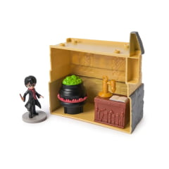 HARRY POTTER - BONECO HARRY POTTER COM CENÁRIO  -  MINI  PLAYSET - SPIN MASTER  
