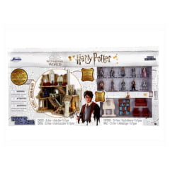 HARY POTTER - ESCOLA DE MAGIA HOGWARTS - COM MINIATURAS DE BONECOS DA SAGA HARY POTTER